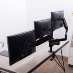 NOSAČ ZA TRI MONITORA GEMBIRD MA-DA3-01, montaža na stol, (full-motion), do 27”, up to 7 kg