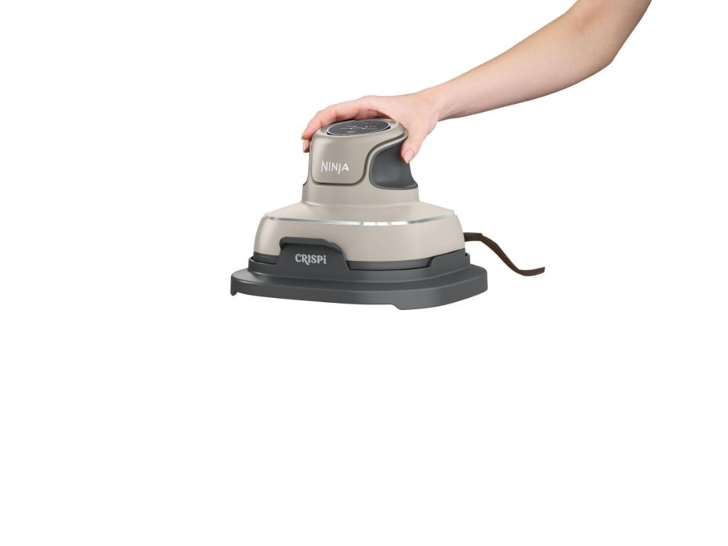 Ninja CRISPi 4u1 bez/crna4 funkcije,prenosna friteza,snaga 1700W,2 posude 3.8L i 1.4L Ninja CRISPi 4u1 bez/crna4 funkcije,prenosna friteza,snaga 1700W,2 posude 3.8L i 1.4L - Image 1